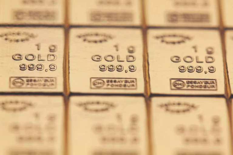 Gold hits record $4750 per ounce as tensions rise