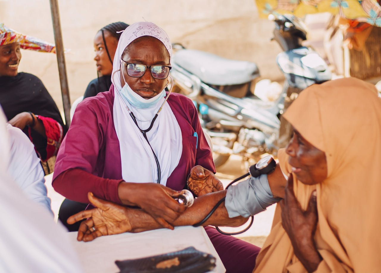 Malawi executive order on health services draws public support and scrutiny